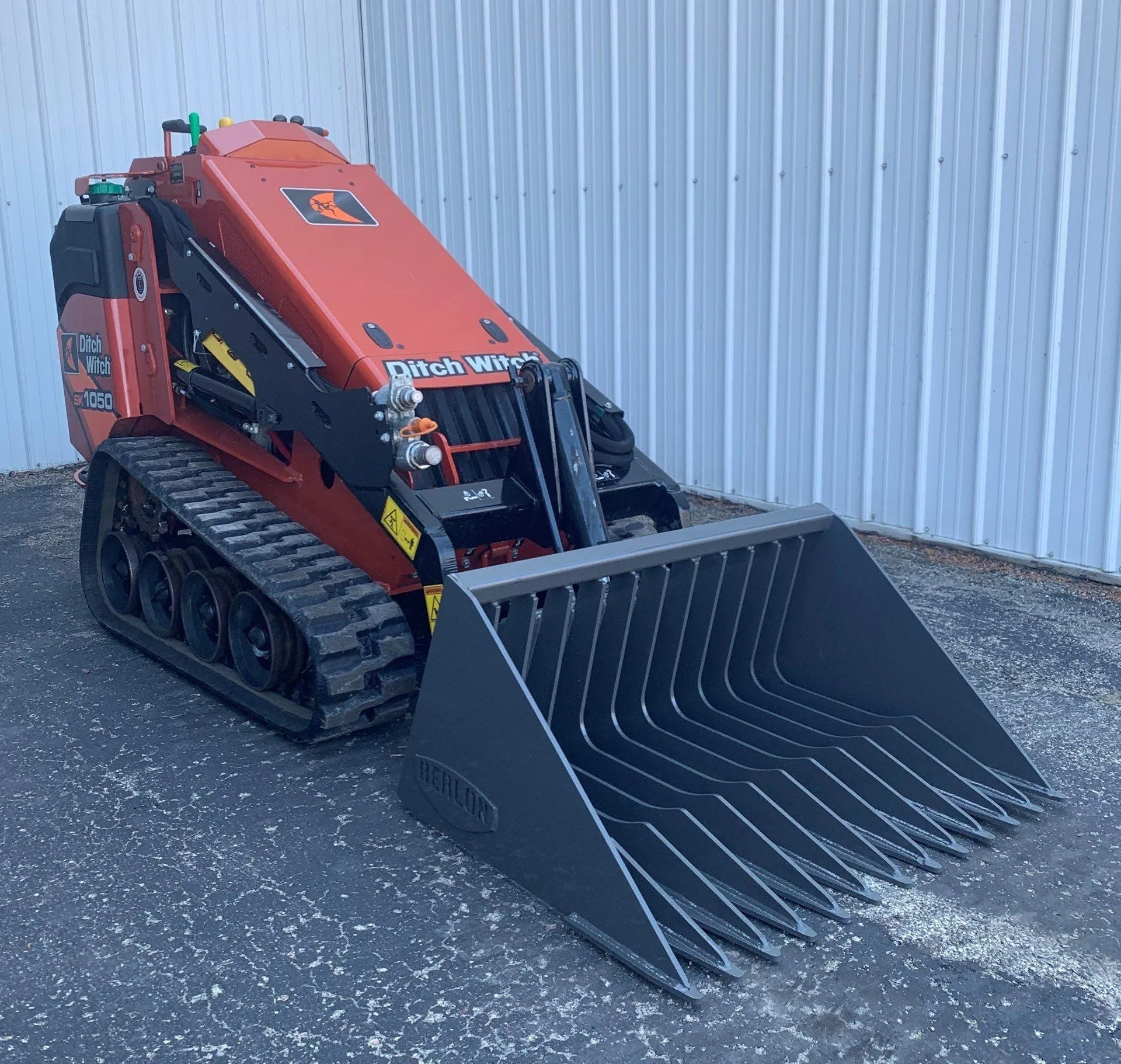 BERLON Skeleton Bucket for Mini Loaders