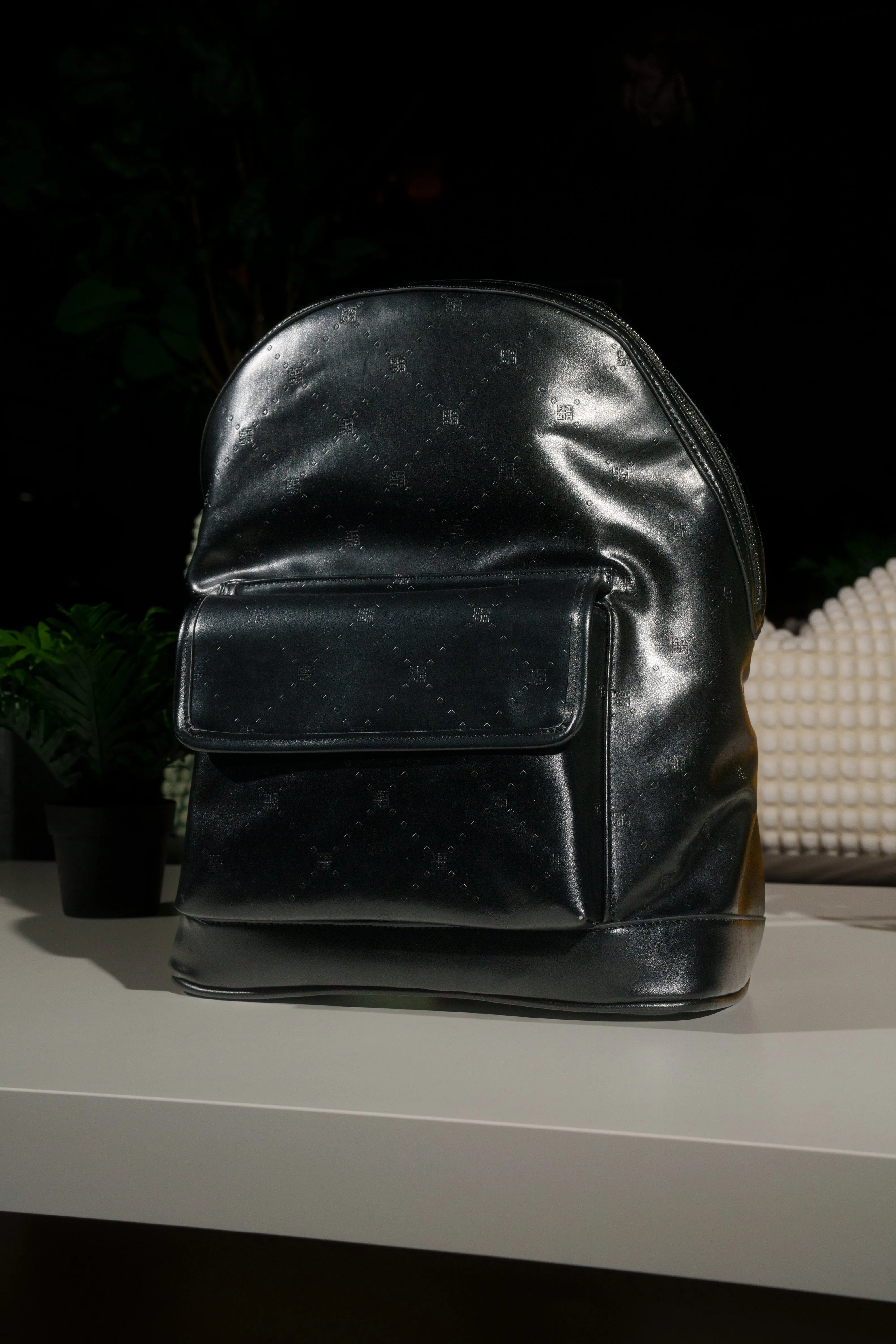 BLACK MINI LOGO BACKPACK