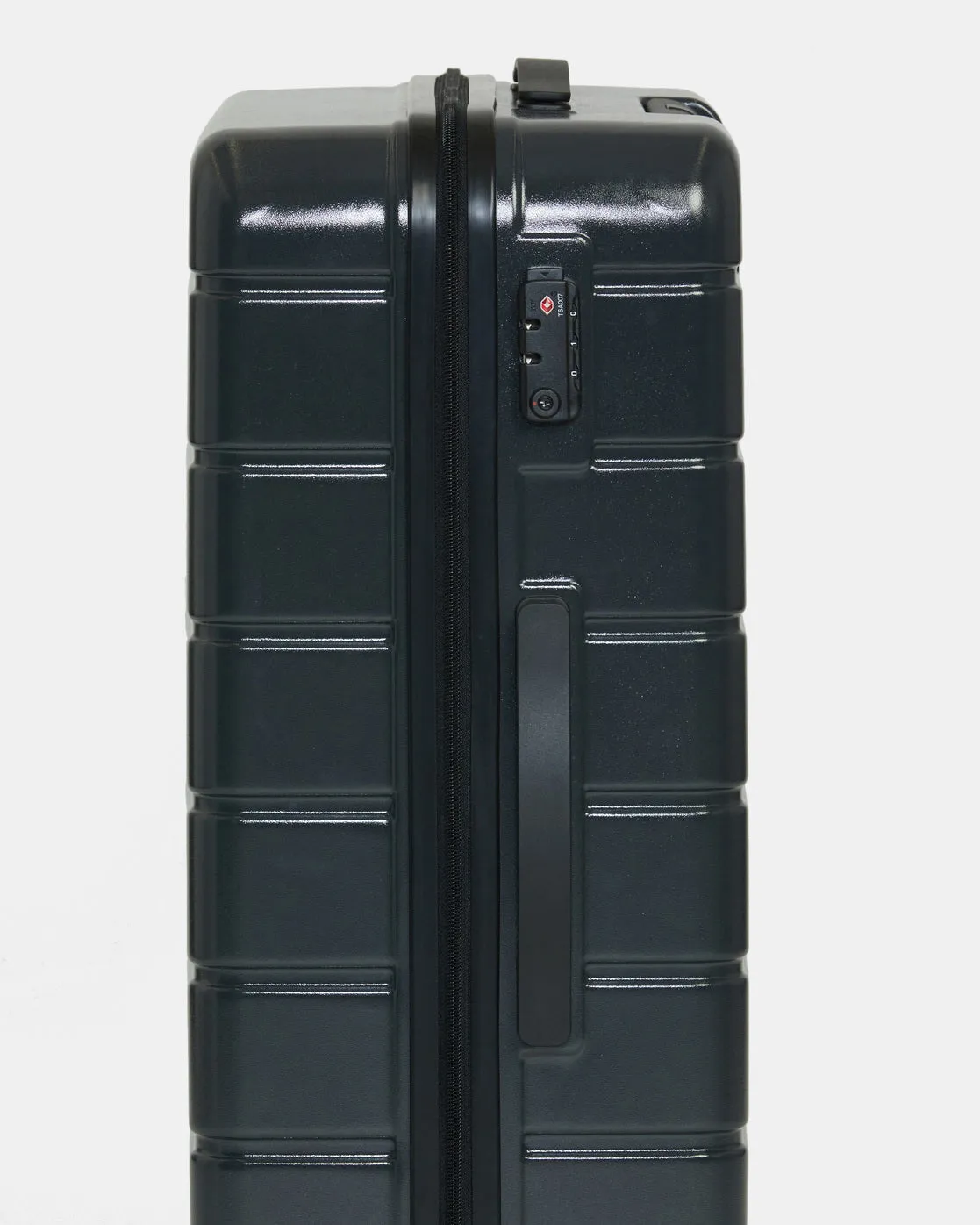 RVCA VA Large Roller Hardcase Suitcase - Black